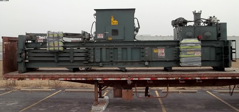 INTERNATIONAL Model 4430-60 Wide Mouth Baler,